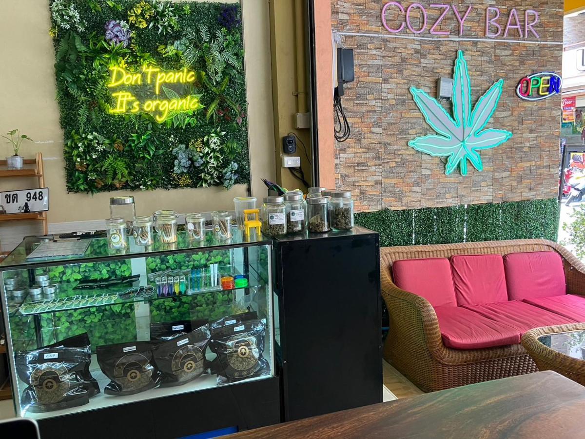 Cozy Place Patong Exterior foto